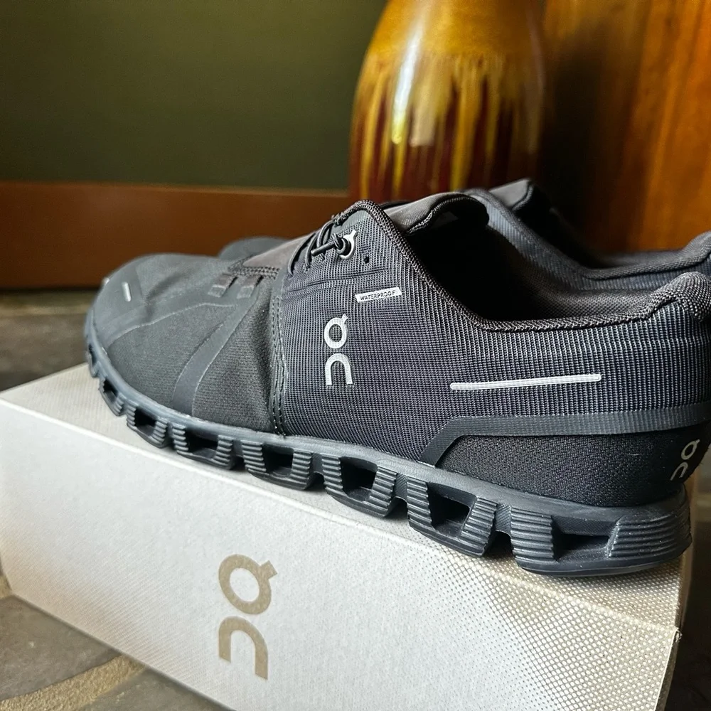 On Running Clouds Waterproof running shoe size 10.5 - Picture 3 of 6